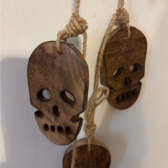 Rustic Brown Skull Wall Hanging Decor - Picture 3 of 3